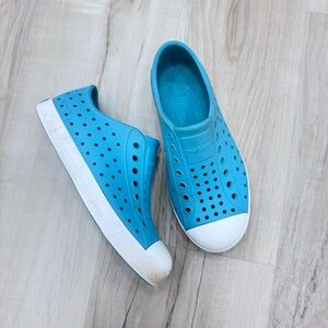 Native Kids Jefferson slip on Water boat Shoes in Aqua Teal and White Sz C13